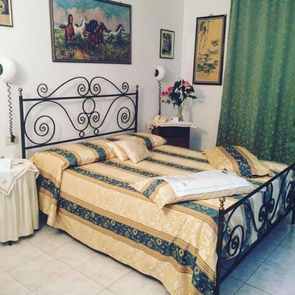 סן פיירו א סייבה Hotel Ebe מראה חיצוני תמונה